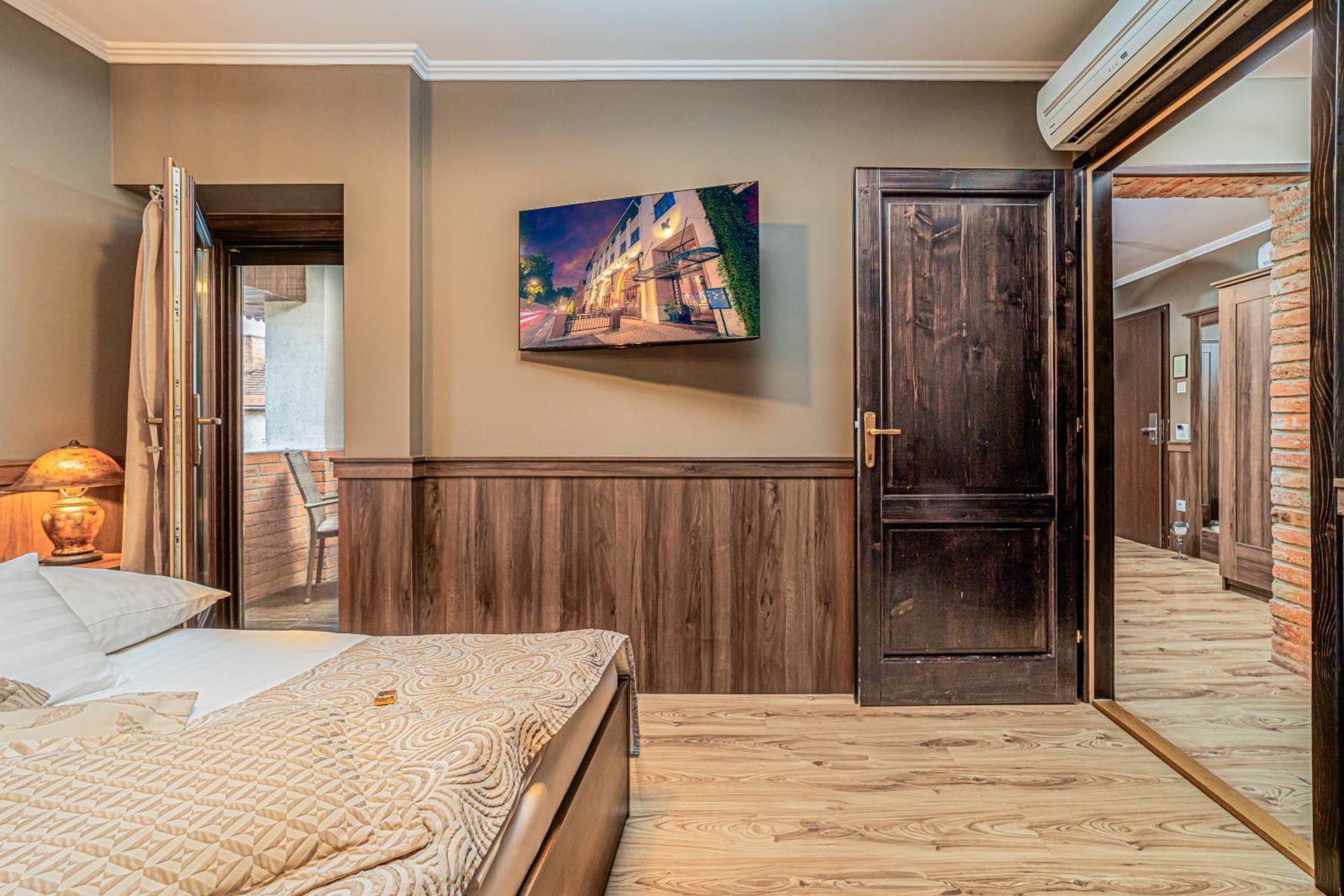 Komlo Hotel 4*